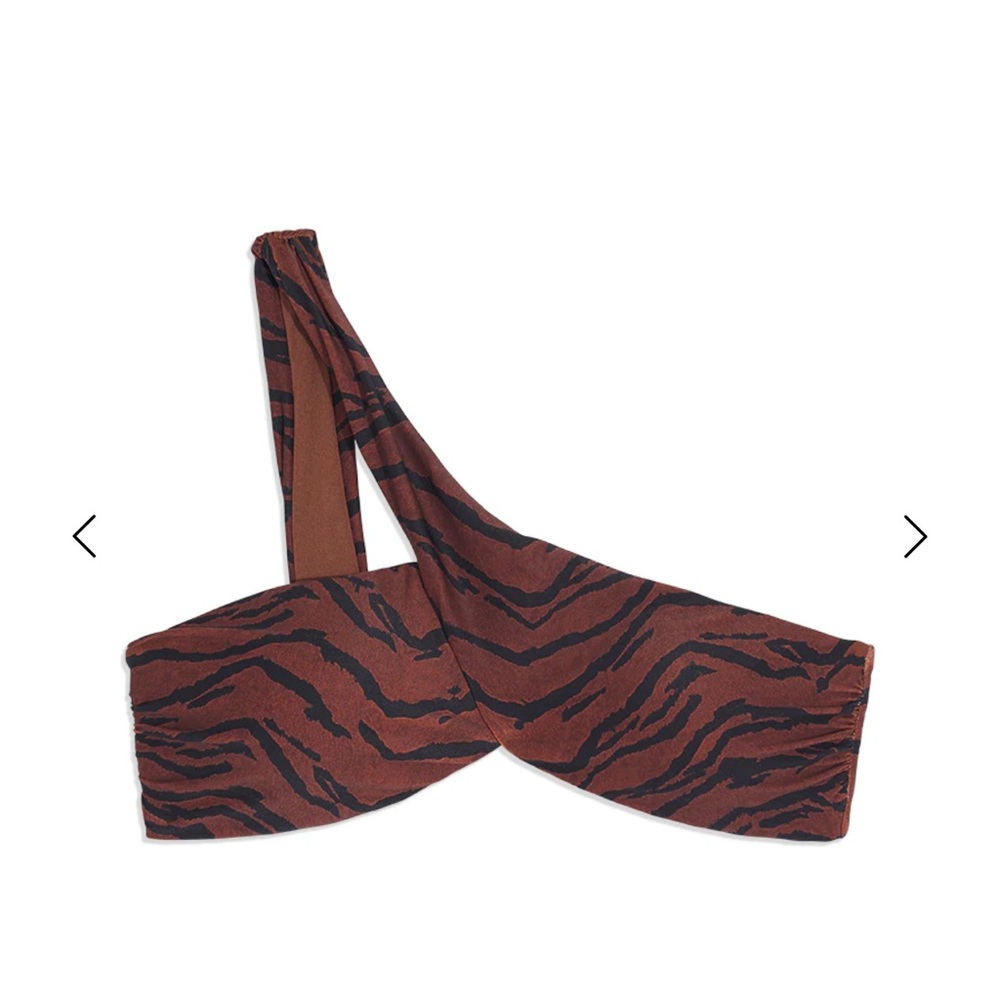 WeWoreWhat Brown and Black One-Shoulder Bikini Top